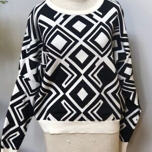 𝅺dkny Black & Cream Diamond abstract long‎ sleeve sweater size Small  #w1025